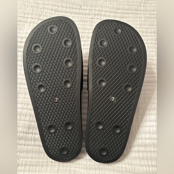 Market Standard Slides - NIB - Size 7 - Picture 4 of 10